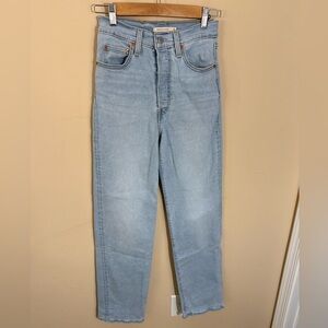 Levi's Ribcage Straight Light Wash Jeans size 26